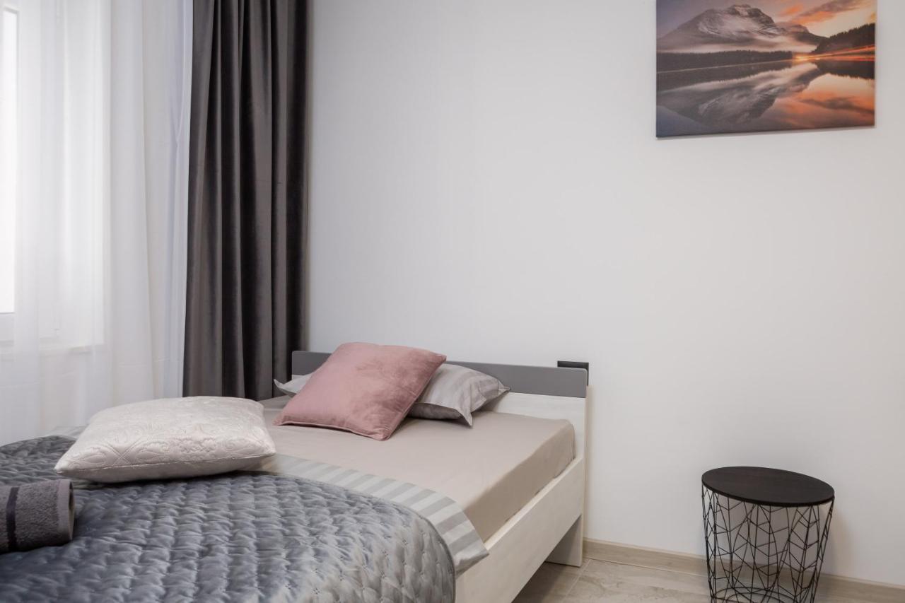 Luxury Apartment Lorena - Private Heated Pool - Jesenice  Bagian luar foto