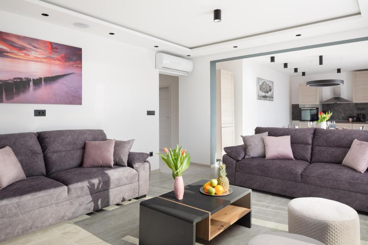 Luxury Apartment Lorena - Private Heated Pool - Jesenice  Bagian luar foto