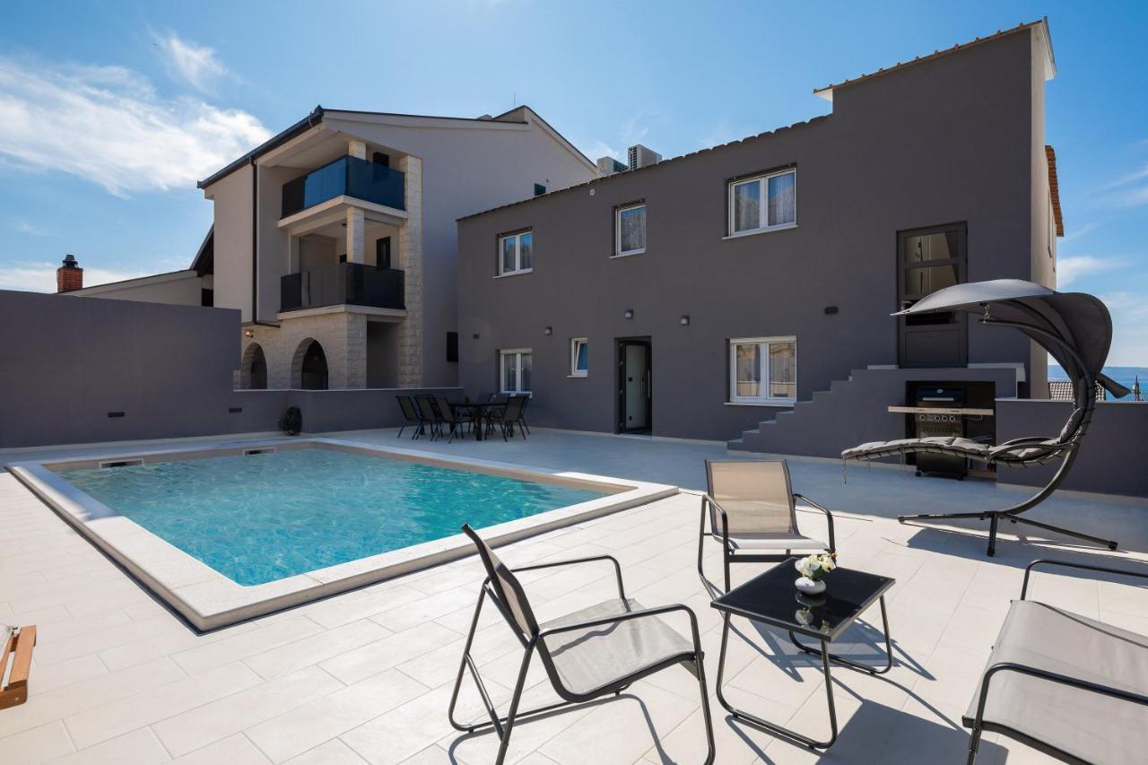 Luxury Apartment Lorena - Private Heated Pool - Jesenice  Bagian luar foto