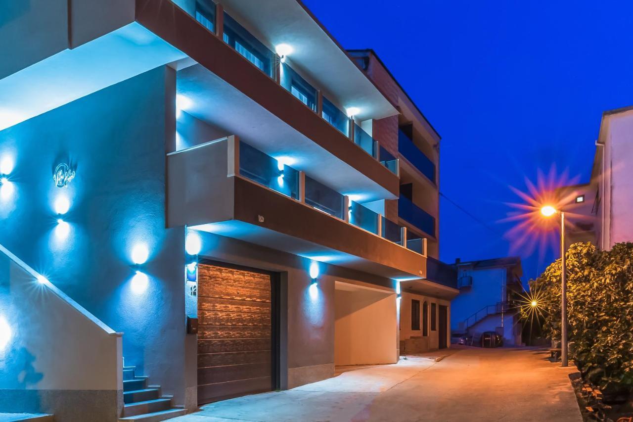 Luxury Apartment Lorena - Private Heated Pool - Jesenice  Bagian luar foto