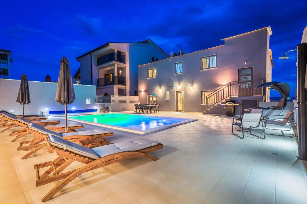 Luxury Apartment Lorena - Private Heated Pool - Jesenice  Bagian luar foto