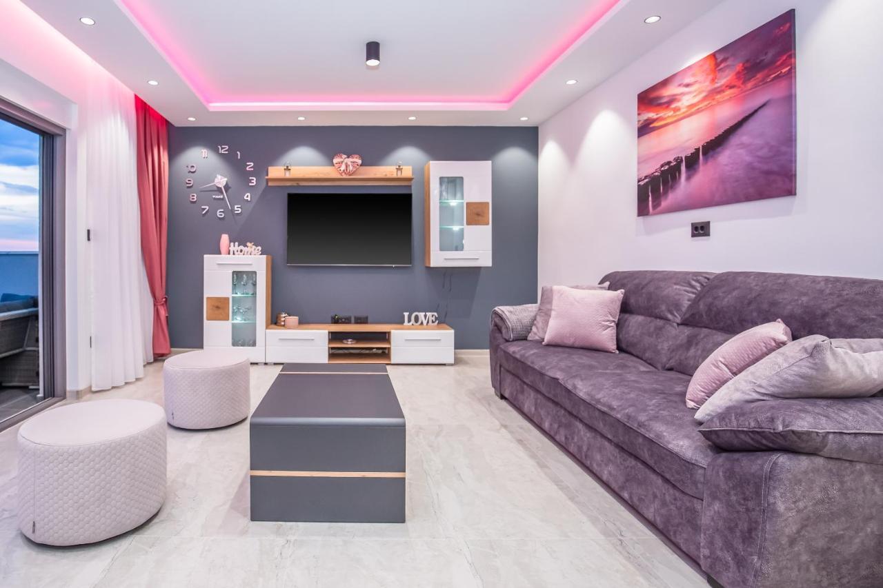 Luxury Apartment Lorena - Private Heated Pool - Jesenice  Bagian luar foto