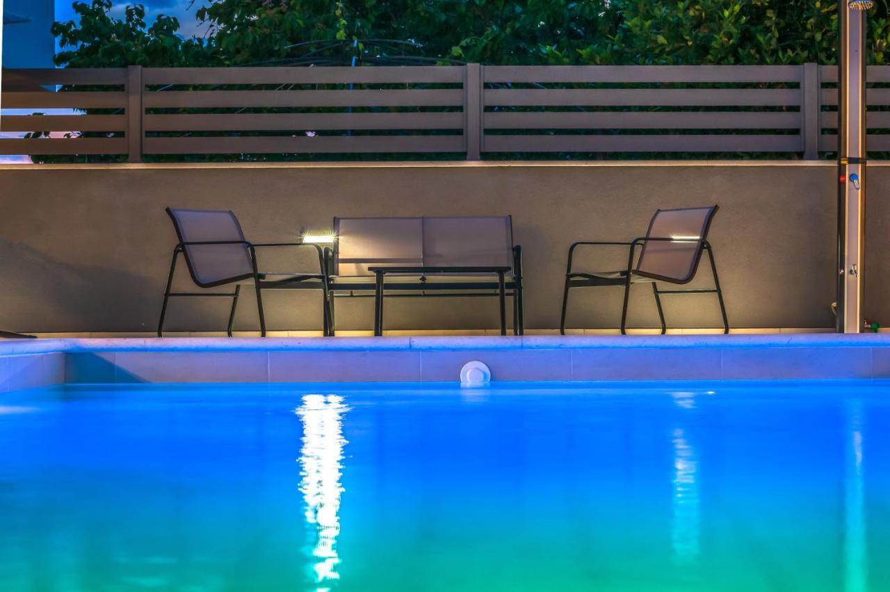Luxury Apartment Lorena - Private Heated Pool - Jesenice  Bagian luar foto
