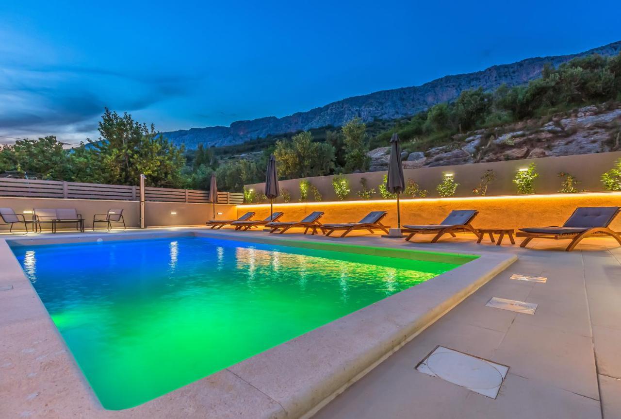 Luxury Apartment Lorena - Private Heated Pool - Jesenice  Bagian luar foto