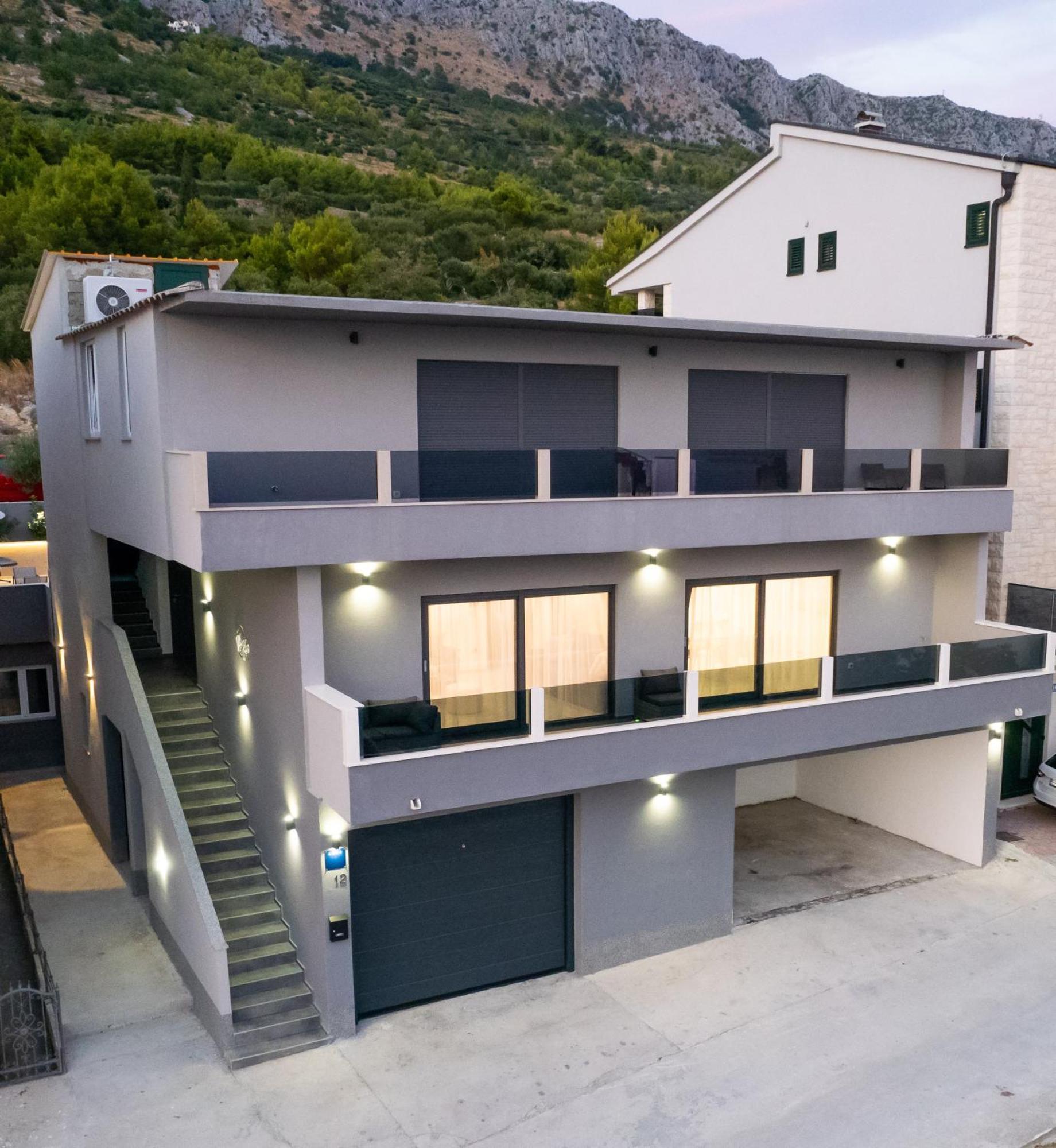 Luxury Apartment Lorena - Private Heated Pool - Jesenice  Bagian luar foto